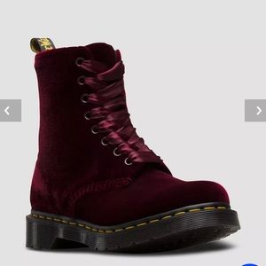 Dr. Martens 1460 Pascal Velvet